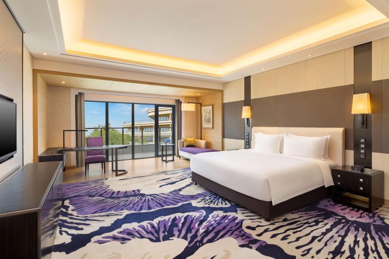 Radisson Blu Hotel Wuhan Etd Zone Екстер'єр фото