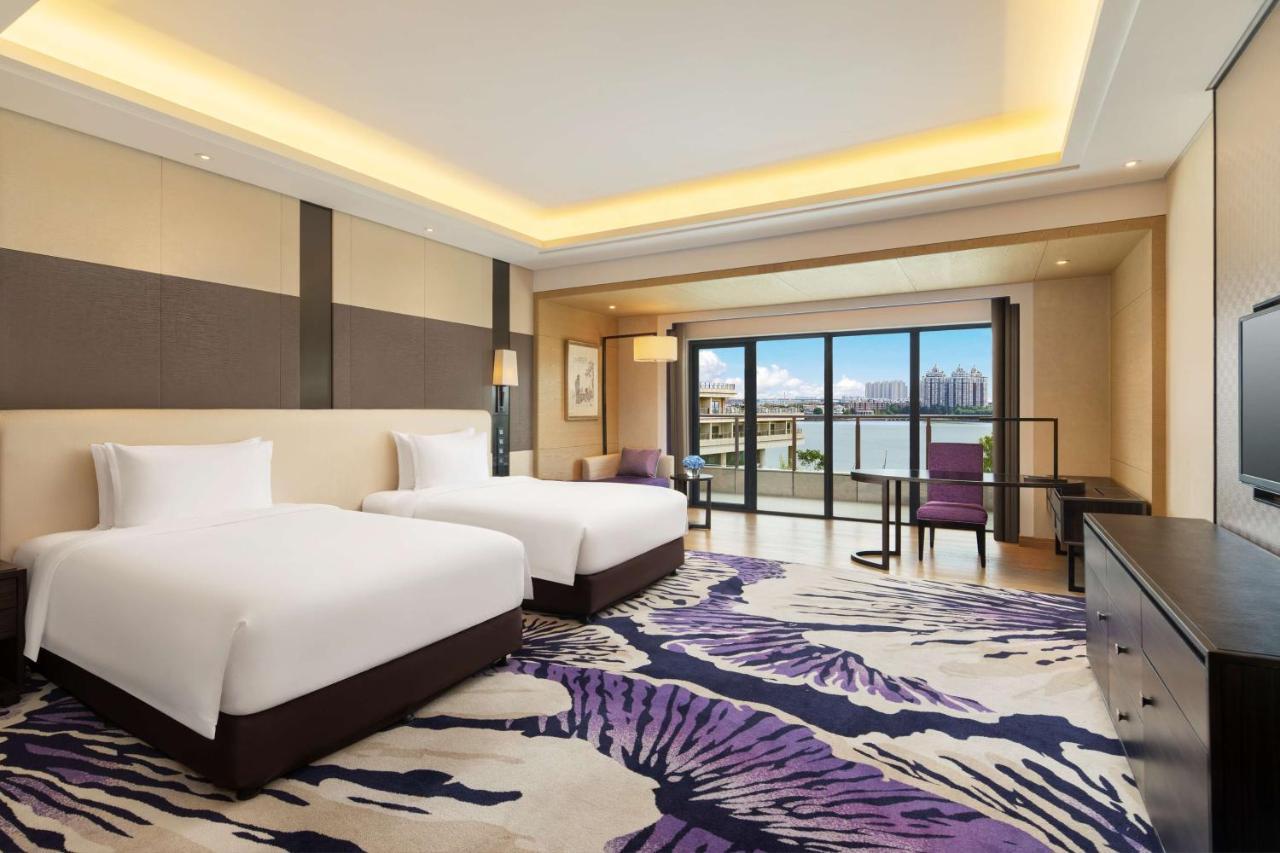 Radisson Blu Hotel Wuhan Etd Zone Екстер'єр фото