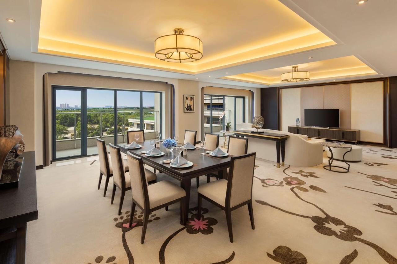 Radisson Blu Hotel Wuhan Etd Zone Екстер'єр фото