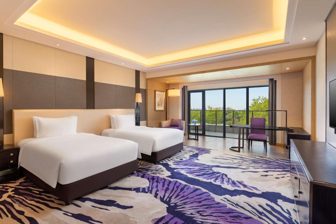 Radisson Blu Hotel Wuhan Etd Zone Екстер'єр фото