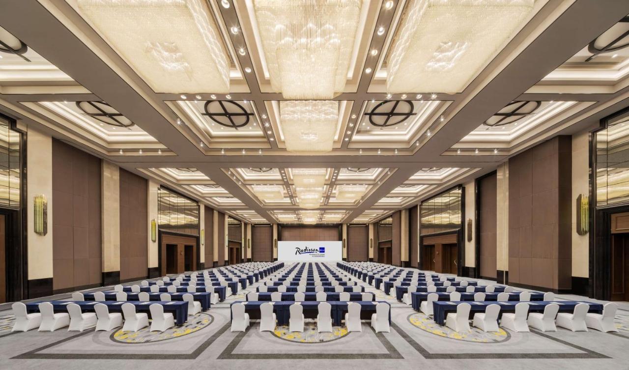 Radisson Blu Hotel Wuhan Etd Zone Екстер'єр фото