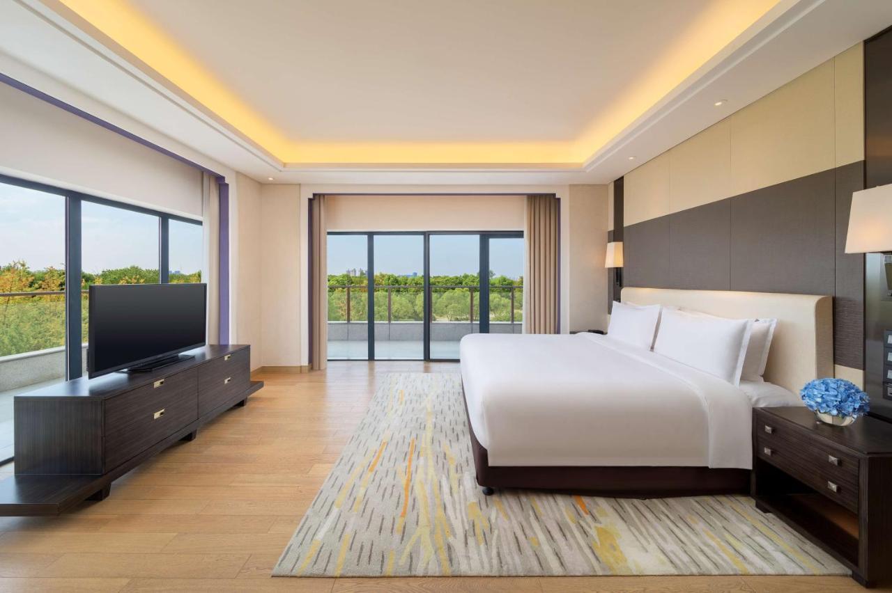 Radisson Blu Hotel Wuhan Etd Zone Екстер'єр фото