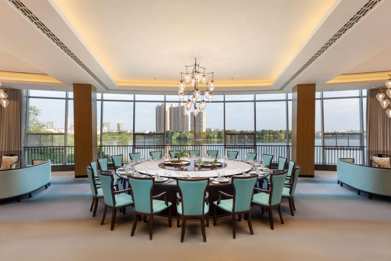 Radisson Blu Hotel Wuhan Etd Zone Екстер'єр фото