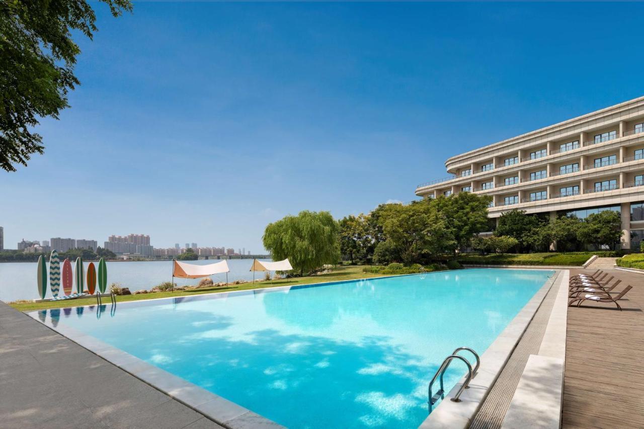 Radisson Blu Hotel Wuhan Etd Zone Екстер'єр фото