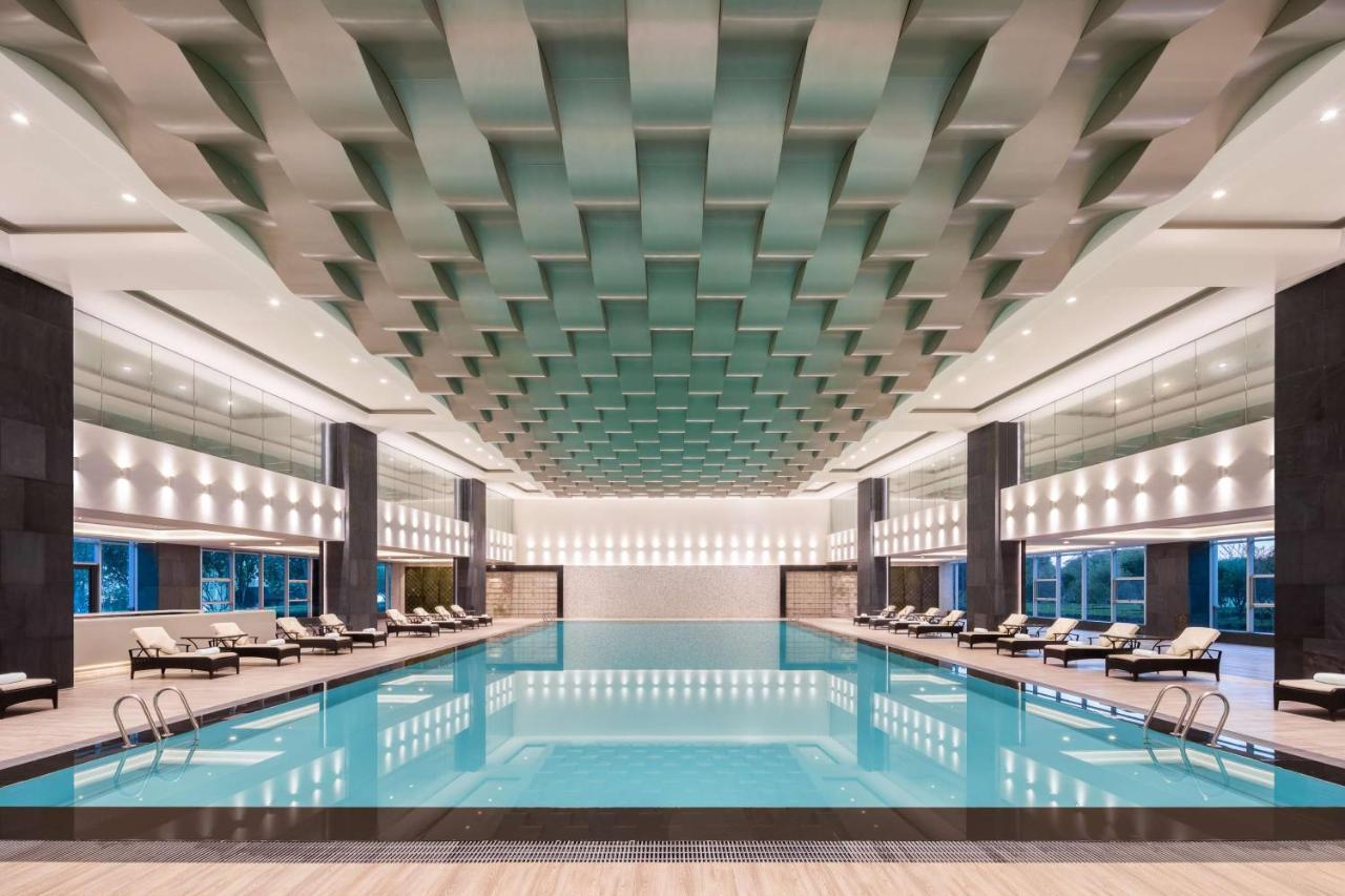 Radisson Blu Hotel Wuhan Etd Zone Екстер'єр фото