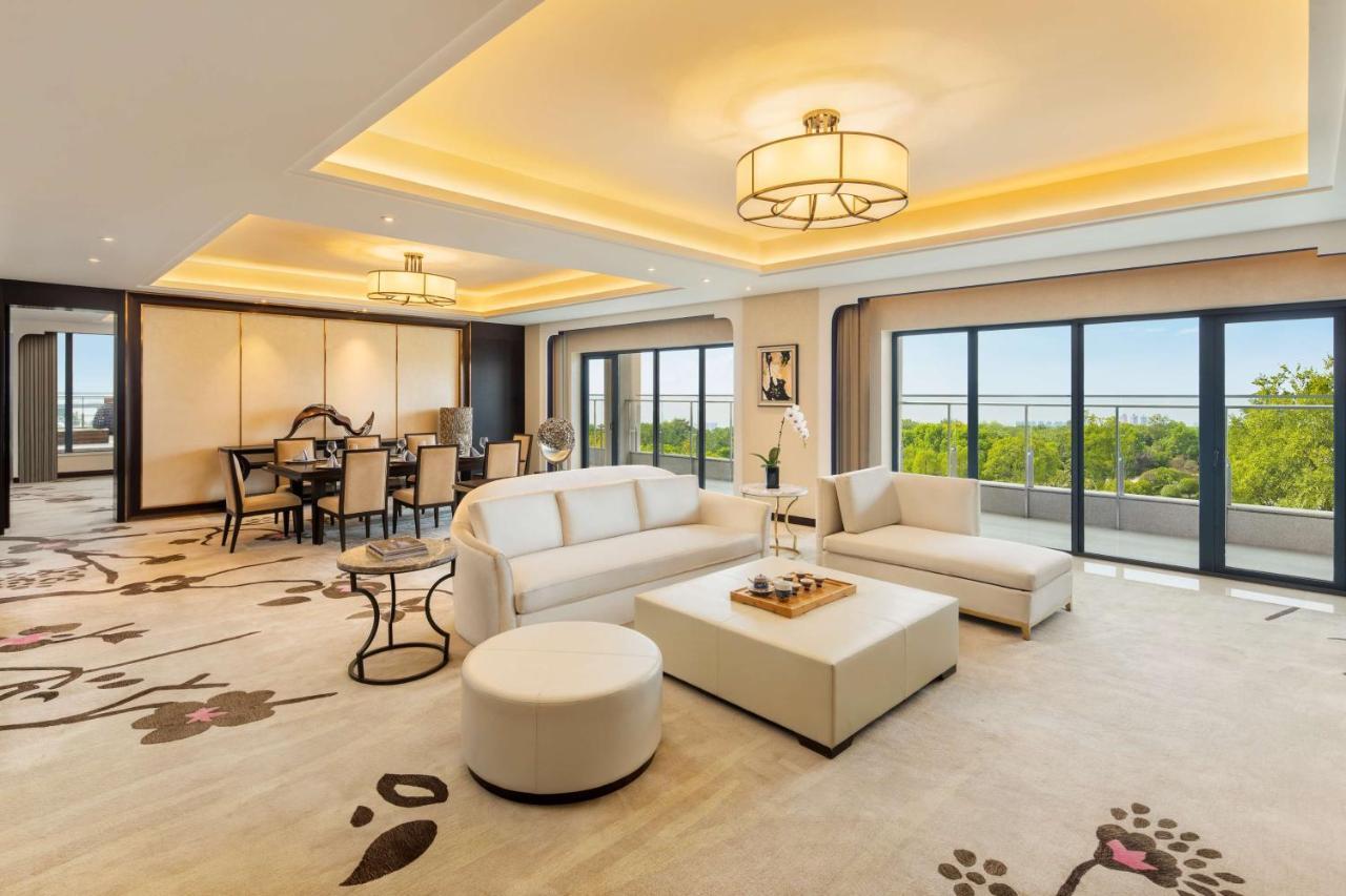 Radisson Blu Hotel Wuhan Etd Zone Екстер'єр фото