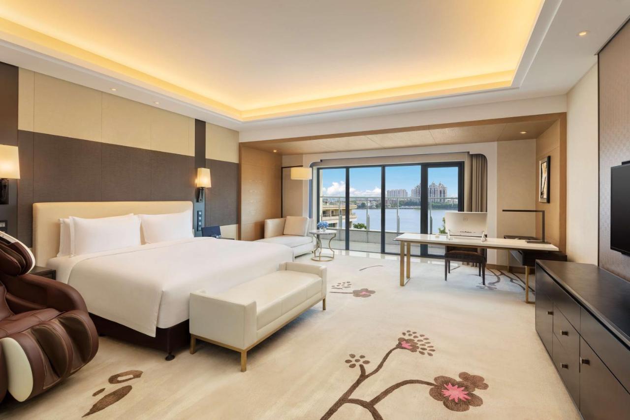 Radisson Blu Hotel Wuhan Etd Zone Екстер'єр фото