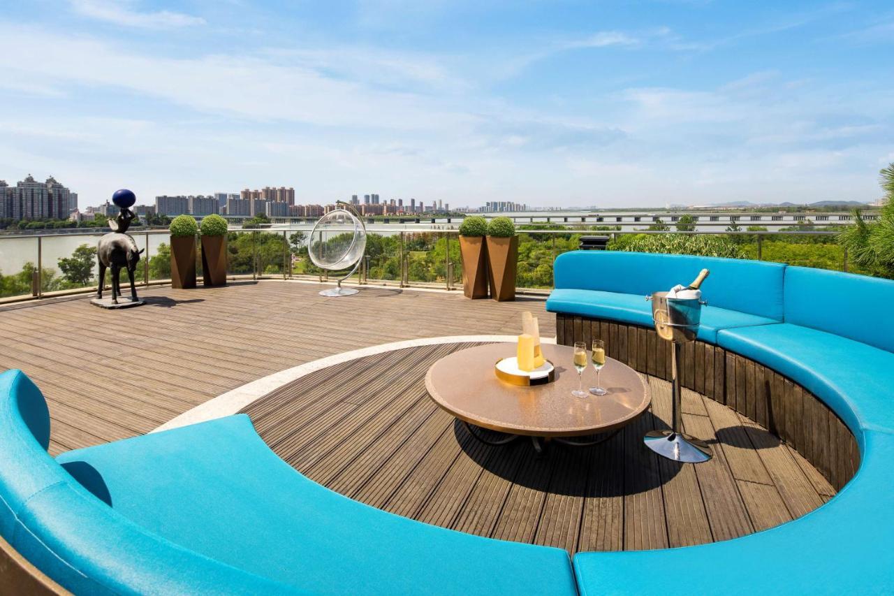 Radisson Blu Hotel Wuhan Etd Zone Екстер'єр фото