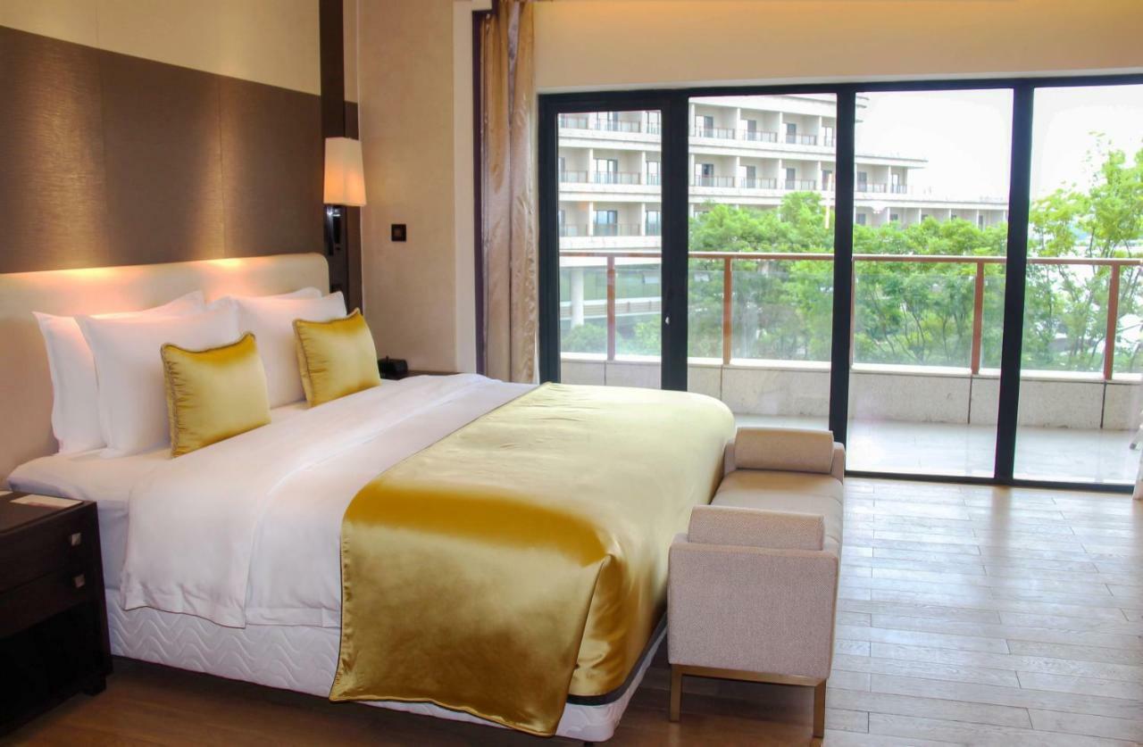 Radisson Blu Hotel Wuhan Etd Zone Екстер'єр фото