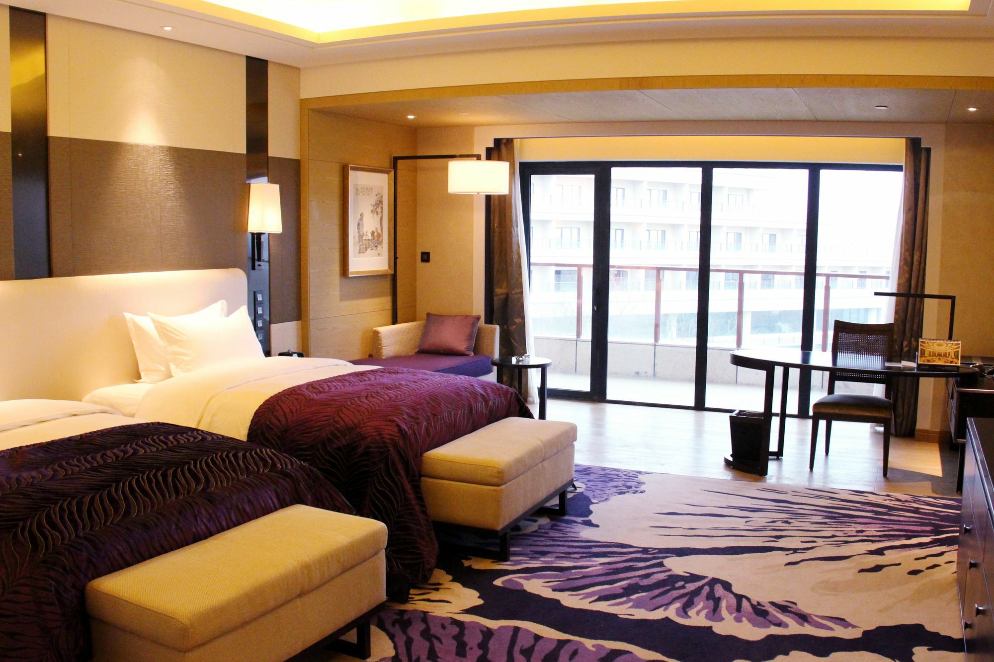 Radisson Blu Hotel Wuhan Etd Zone Екстер'єр фото