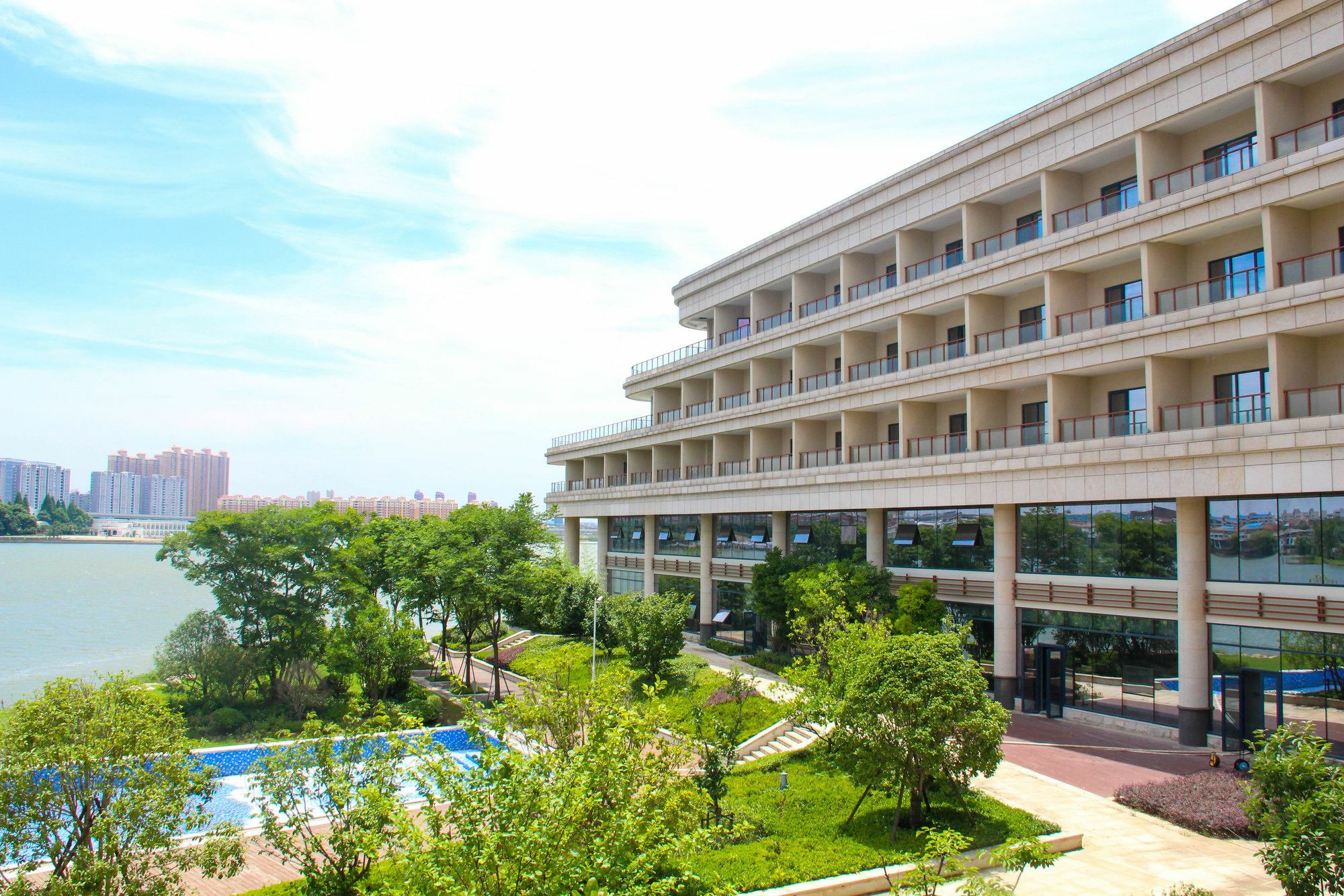 Radisson Blu Hotel Wuhan Etd Zone Екстер'єр фото